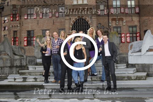 Kasteel Haarzuilen, 6 Juni 2011
Voorstelling Cast Musical Klein Duimpje
Cast met o.a. Geert Hoes, Sita Vermeulen, Marcel Smid, Lynn Jansen, Koen Iking, Carmen v Weersel, Bart Mijnster, Sandra Dijkstra, Michael v Hoorne en Esther v Santen
Foto Peter Smulders BV