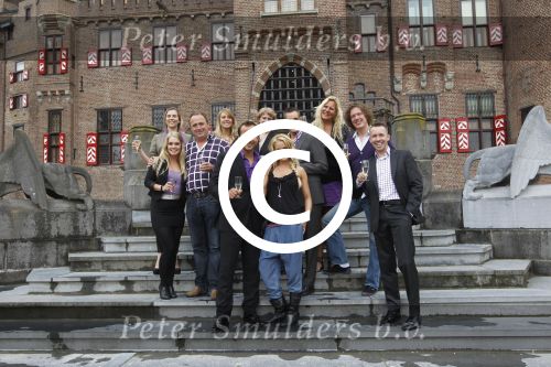 Kasteel Haarzuilen, 6 Juni 2011
Voorstelling Cast Musical Klein Duimpje
Cast met o.a. Geert Hoes, Sita Vermeulen, Marcel Smid, Lynn Jansen, Koen Iking, Carmen v Weersel, Bart Mijnster, Sandra Dijkstra, Michael v Hoorne en Esther v Santen
Foto Peter Smulders BV