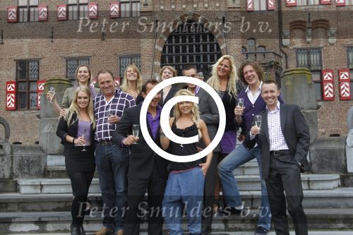 Kasteel Haarzuilen, 6 Juni 2011
Voorstelling Cast Musical Klein Duimpje
Cast met o.a. Geert Hoes, Sita Vermeulen, Marcel Smid, Lynn Jansen, Koen Iking, Carmen v Weersel, Bart Mijnster, Sandra Dijkstra, Michael v Hoorne en Esther v Santen
Foto Peter Smulders BV