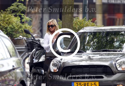Amsterdam 10 mei 2011
Connie Breukhoven met har nieuwe mini countryman.
Peter Smulders bv