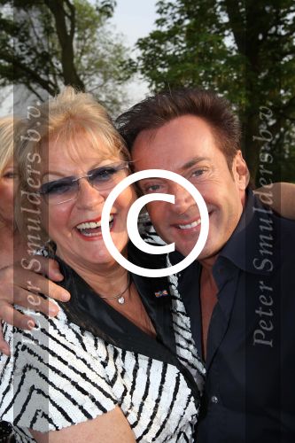 Oudendijk, 13 Mei 2011
Imca Marina 70 jaar en een groot feest
Conny Vink met Gerard Joling
Foto Peter Smulders BV