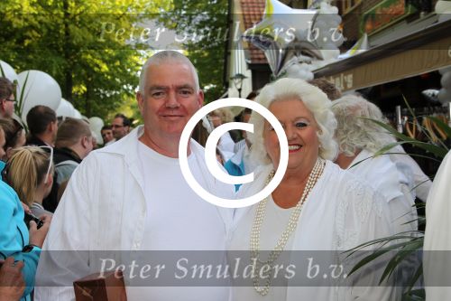 Bergen (NH), 2 Mei 2011
Uitreiking 24e CD van Gerard Joling
Country Wilma met partner
Foto Peter Smulders BV