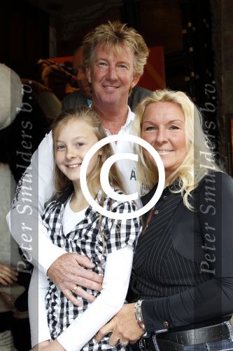 Amsterdam 11 juni 2011
Premiere Kung Fu panda in Tuschinski. dario met vrouw en dochter
Peter Smulders bv