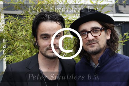 Amsterdam, 16 Mei 2011
Uitreiking boek HIT Story van fotograaf William Rutten en Cors v d Berg
Dinand Woesthoff met maatje Dennis v Leeuwen
Foto Peter Smulders BV