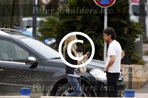 ibiza 30 mei 2011
Dinand Woesthoff brengt zijn vrouw Lucy naar het vliegveld.
Peter Smulders bv