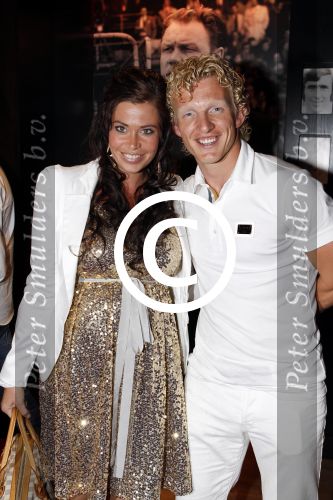 Amsterdam 28 mei 2011
Toppers in concert in de amsterdam arena. Dirk Kuyt met zijn zwangere vrouw Gertrude
Peter Smulders bv