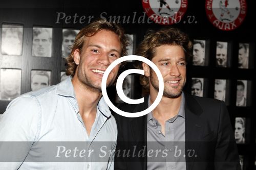 Amsterdam 28 mei 2011
Toppers in concert in de amsterdam arena. Dirk Taat met een vriend
Peter Smulders bv