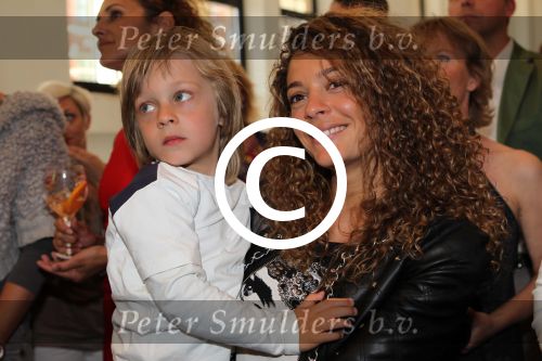 Amsterdam, 12 Mei 2011 Presentatie Magazine BASTA
Fajah Lourens met jongste zoontje
Foto Peter Smulders BV