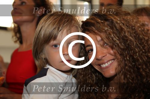 Amsterdam, 12 Mei 2011 Presentatie Magazine BASTA
Fajah Lourens met jongste zoontje
Foto Peter Smulders BV