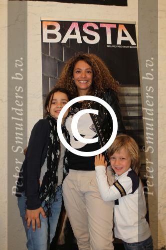 Amsterdam, 12 Mei 2011 Presentatie Magazine BASTA
Fajah Lourens met haar kinderen
Foto Peter Smulders BV