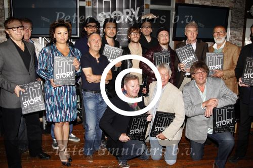 Amsterdam, 16 Mei 2011
Uitreiking boek HIT Story van William Rutten en Cors v d Berg
Amsterdam, 16 Mei 2011
Uitreiking boek HIT Stroy van fotograaf William Rutten en Cors van den Berg
Pierre Kartner met Andre v Duin Anita Doth, Bas B en vele anderen
Foto Peter Smulders BV
Foto Peter Smulders BV