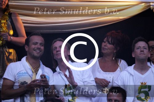 Amsterdam 28 mei 2011
Toppers in concert in de arena met Rene Froger Gerard Joling Gordon en Jeroen v d Boom. Geert Hoes met een kennis
Peter Smulders bv