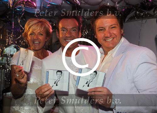 Bergen (NH), 2 Mei 2011
Uitreiking 24e CD van Gerard Joling
samen met Rene Froger en Caroline Tensen
Foto Peter Smulders BV