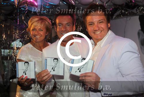 Bergen (NH), 2 Mei 2011
Uitreiking 24e CD van Gerard Joling
samen met Rene Froger en Caroline Tensen
Foto Peter Smulders BV