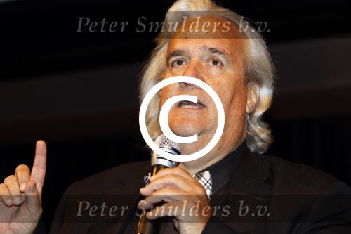Hilversum 18 mei 2011
Presentatie dvd Oebele bij beeld en geluid met oa aanwezig Willem Nijholt Wieteke v Dort Marjan Berk Han Peekel en Joop Stokkermans
Peter Smulders bv