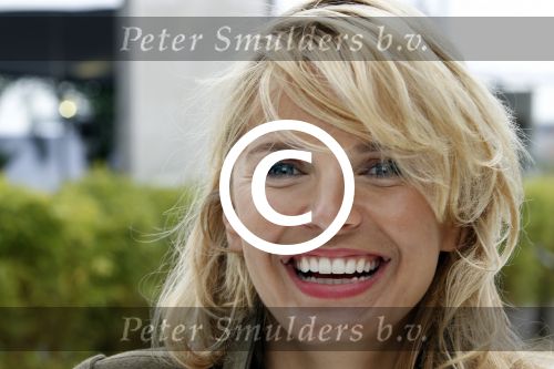 Amsterdam 17 mei 2011
Hanna Verboom met een vriendin bij Moet.
Peter Smulders bv