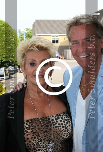 Oudendijk, 13 Mei 2011
Imca Marina 70 jaar en een groot feest
Hanny Veerkamp met haar man Ton Veerkamp
Foto Peter Smulders BV