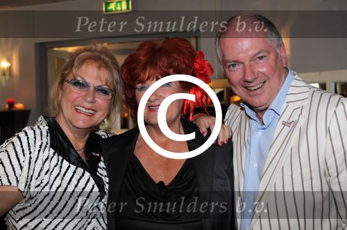 Oudendijk, 13 Mei 2011
Imca Marina 70 jaar en een groot feest
Connie Vink met Ronnie Tober
Foto Peter Smulders BV