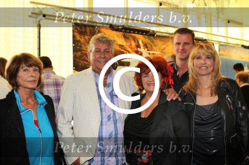 Oudendijk, 13 Mei 2011
Imca Marina 70 jaar en een groot feest
Jaap Buijs met vrouw, dochter en vriend
Foto Peter Smulders BV
