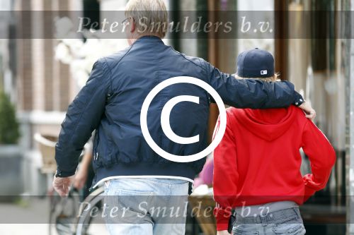 Amsterdam 10 mei 2001
Jack Spijkerman met zijn zoon.
Peter Smulders bv