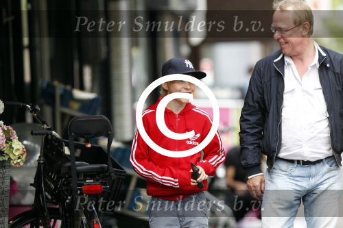 Amsterdam 10 mei 2001
Jack Spijkerman met zijn zoon.
Peter Smulders bv