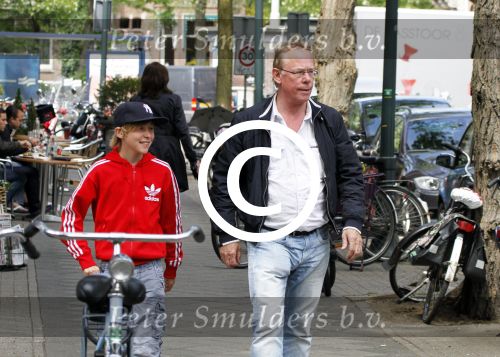 Amsterdam 10 mei 2001
Jack Spijkerman met zijn zoon.
Peter Smulders bv