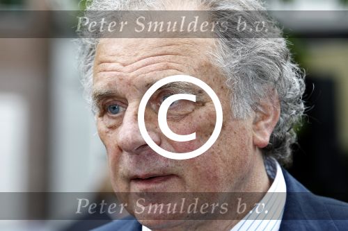 Amsterdam 26 mei 2011
Koningin Beatrix opent expositie van kunst op de apollolaan. Jan Cremer begeleidt haar.
Peter Smulders bv