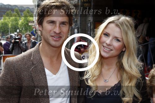 Amsterdam 11 juni 2011
Premiere Kung Fu panda in Tuschinski. Jennifer Ewbank met leerling en vriend Robin
Peter Smulders bv