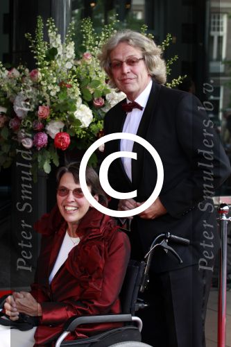 Amsterdam 27 mei 2011
Verjaardagsfeest prinses Maxima vanwege haar 40e verjaardag in het concertgebouw. Aanwezig oa Prins Willem Alexander Koningin Beatrix Prinses Irene Prinses Christina Margriet Pieter v Vollenhoven Prins Friso en mabel Wisse Smit Prins Constantijn en Prinses laurentien Prins Maurits en Marilenen Prins Bernhard en Annette Prins Floris en Aimee  Prins Pieter Christiaan en Anita alsmede haar ouders Jorge Zorrequieta en moder en broer Martin.
Jette Klijnsma in rolstoel met haar partner?, zij is oud wethouder Den Haag en oud-staatssecretaris Sociale Zaken
Peter Smulders bv
