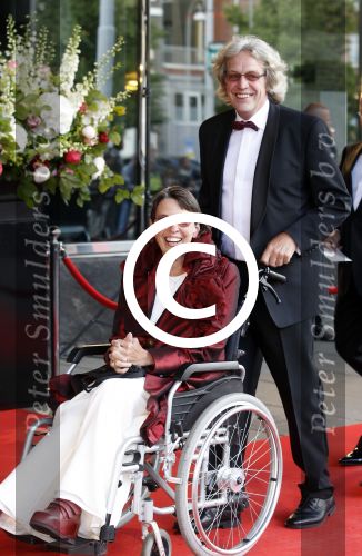 Amsterdam 27 mei 2011
Verjaardagsfeest prinses Maxima vanwege haar 40e verjaardag in het concertgebouw. Aanwezig oa Prins Willem Alexander Koningin Beatrix Prinses Irene Prinses Christina Margriet Pieter v Vollenhoven Prins Friso en mabel Wisse Smit Prins Constantijn en Prinses laurentien Prins Maurits en Marilenen Prins Bernhard en Annette Prins Floris en Aimee  Prins Pieter Christiaan en Anita alsmede haar ouders Jorge Zorrequieta en moder en broer Martin.
Jette Klijnsma in rolstoel met haar partner?, zij is oud wethouder Den Haag en oud-staatssecretaris Sociale Zaken
Peter Smulders bv