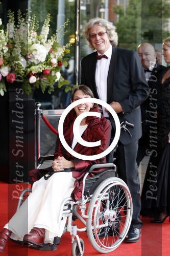 Amsterdam 27 mei 2011
Verjaardagsfeest prinses Maxima vanwege haar 40e verjaardag in het concertgebouw. Aanwezig oa Prins Willem Alexander Koningin Beatrix Prinses Irene Prinses Christina Margriet Pieter v Vollenhoven Prins Friso en mabel Wisse Smit Prins Constantijn en Prinses laurentien Prins Maurits en Marilenen Prins Bernhard en Annette Prins Floris en Aimee  Prins Pieter Christiaan en Anita alsmede haar ouders Jorge Zorrequieta en moder en broer Martin.
Jette Klijnsma in rolstoel met haar partner?, zij is oud wethouder Den Haag en oud-staatssecretaris Sociale Zaken
Peter Smulders bv