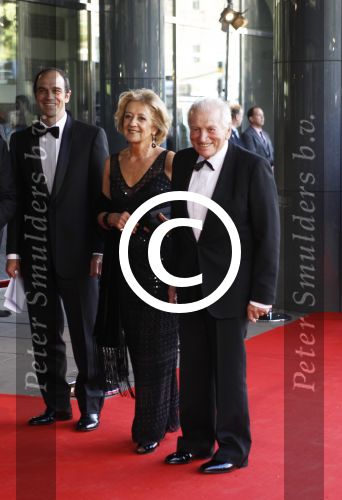 Amsterdam 27 mei 2011
Verjaardagsfeest prinses Maxima vanwege haar 40e verjaardag in het concertgebouw. Aanwezig oa Prins Willem Alexander Koningin Beatrix Prinses Irene Prinses Christina Margriet Pieter v Vollenhoven Prins Friso en mabel Wisse Smit Prins Constantijn en Prinses laurentien Prins Maurits en Marilenen Prins Bernhard en Annette Prins Floris en Aimee  Prins Pieter Christiaan en Anita alsmede haar ouders Jorge Zorrequieta en moder en broer Martin.
Peter Smulders bv