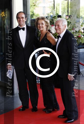 Amsterdam 27 mei 2011
Verjaardagsfeest prinses Maxima vanwege haar 40e verjaardag in het concertgebouw. Aanwezig oa Prins Willem Alexander Koningin Beatrix Prinses Irene Prinses Christina Margriet Pieter v Vollenhoven Prins Friso en mabel Wisse Smit Prins Constantijn en Prinses laurentien Prins Maurits en Marilenen Prins Bernhard en Annette Prins Floris en Aimee  Prins Pieter Christiaan en Anita alsmede haar ouders Jorge Zorrequieta en moder en broer Martin.
Peter Smulders bv