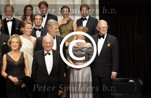 Amsterdam 27 mei 2011
Verjaardagsfeest prinses Maxima vanwege haar 40e verjaardag in het concertgebouw. Aanwezig oa Prins Willem Alexander Koningin Beatrix Prinses Irene Prinses Christina Margriet Pieter v Vollenhoven Prins Friso en mabel Wisse Smit Prins Constantijn en Prinses laurentien Prins Maurits en Marilenen Prins Bernhard en Annette Prins Floris en Aimee  Prins Pieter Christiaan en Anita alsmede haar ouders Jorge Zorrequieta en moder en broer Martin.
Peter Smulders bv
