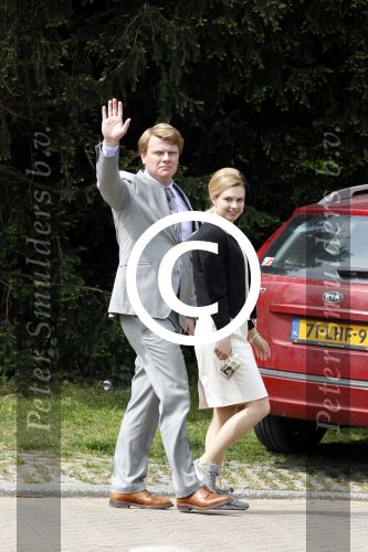 Amstelveen 6 mei 2011
Opnames tv serie over koningin Beatrix met in de hoofdrollen Willeke v Ammelrooy ( Beatrix) Bastiaan Ragas (Prins Willem Alexander) en Katja Herbers (Maxima).
Peter Smulders bv