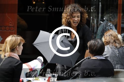 Amsterdam 10 mei 2011
Katja schuurman op terras bij van Dam. Met Edsilia Rombley
Peter Smulders bv