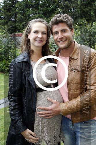 Eemnes 27 mei 2011
Koert Jan de Bruijn met zijn 7 maanden zwangere vriendin Charlotte.
Peter Smulders bv