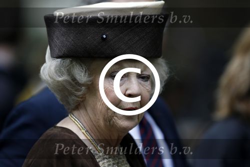 Amsterdam 26 mei 2011
Koningin Beatrix opent expositie van kunst op de apollolaan. Jan Cremer begeleidt haar.
Peter Smulders bv