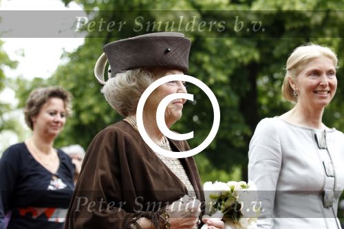 Amsterdam 26 mei 2011
Koningin Beatrix opent expositie van kunst op de apollolaan. Jan Cremer begeleidt haar.
Peter Smulders bv