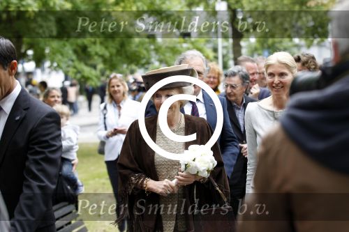 Amsterdam 26 mei 2011
Koningin Beatrix opent expositie van kunst op de apollolaan. Jan Cremer begeleidt haar.
Peter Smulders bv