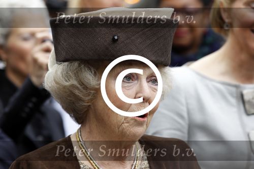 Amsterdam 26 mei 2011
Koningin Beatrix opent expositie van kunst op de apollolaan. Jan Cremer begeleidt haar.
Peter Smulders bv