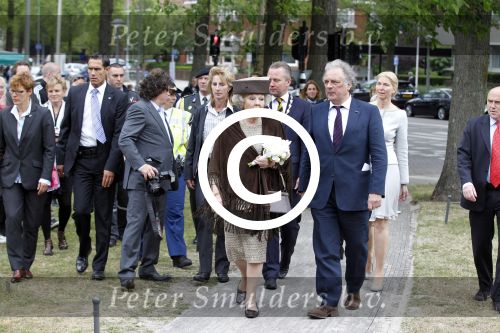 Amsterdam 26 mei 2011
Koningin Beatrix opent expositie van kunst op de apollolaan. Jan Cremer begeleidt haar.
Peter Smulders bv