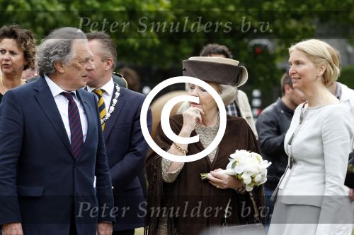 Amsterdam 26 mei 2011
Koningin Beatrix opent expositie van kunst op de apollolaan. Jan Cremer begeleidt haar.
Peter Smulders bv