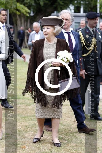 Amsterdam 26 mei 2011
Koningin Beatrix opent expositie van kunst op de apollolaan. Jan Cremer begeleidt haar.
Peter Smulders bv