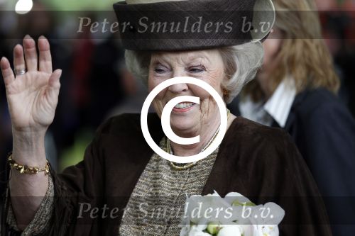 Amsterdam 26 mei 2011
Koningin Beatrix opent expositie van kunst op de apollolaan. Jan Cremer begeleidt haar.
Peter Smulders bv