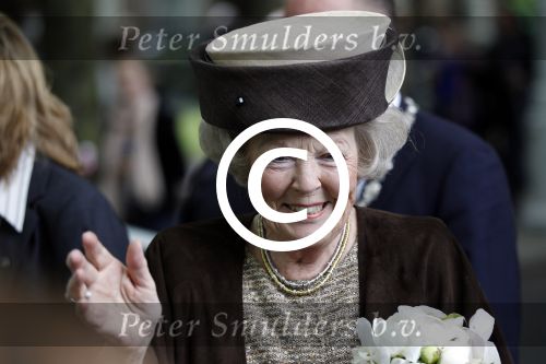 Amsterdam 26 mei 2011
Koningin Beatrix opent expositie van kunst op de apollolaan. Jan Cremer begeleidt haar.
Peter Smulders bv