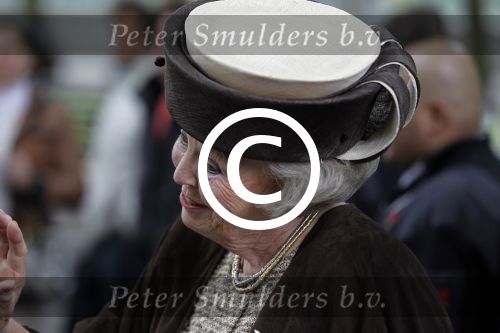 Amsterdam 26 mei 2011
Koningin Beatrix opent expositie van kunst op de apollolaan. Jan Cremer begeleidt haar.
Peter Smulders bv