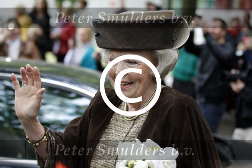 Amsterdam 26 mei 2011
Koningin Beatrix opent expositie van kunst op de apollolaan. Jan Cremer begeleidt haar.
Peter Smulders bv