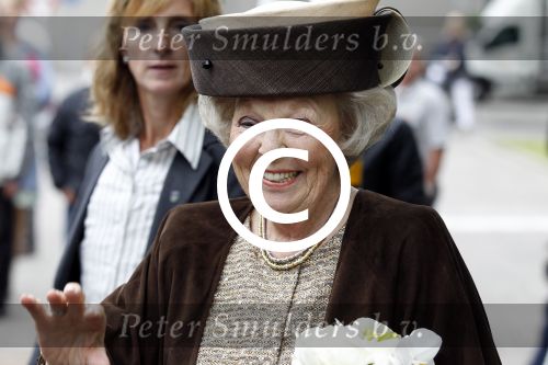 Amsterdam 26 mei 2011
Koningin Beatrix opent expositie van kunst op de apollolaan. Jan Cremer begeleidt haar.
Peter Smulders bv