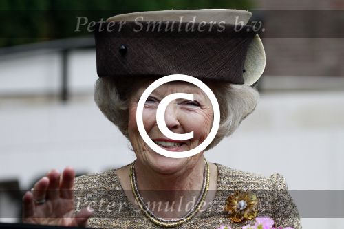 Amsterdam 26 mei 2011
Koningin Beatrix vertrekt bij het Hilton Hotel.
Peter Smulders bv